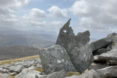 Naturally-formed-sculpture-on-approach-to-Meallan-Liath-Coire-Mhic-Dhughaill.-May23.-Photo-Chris-Dodd